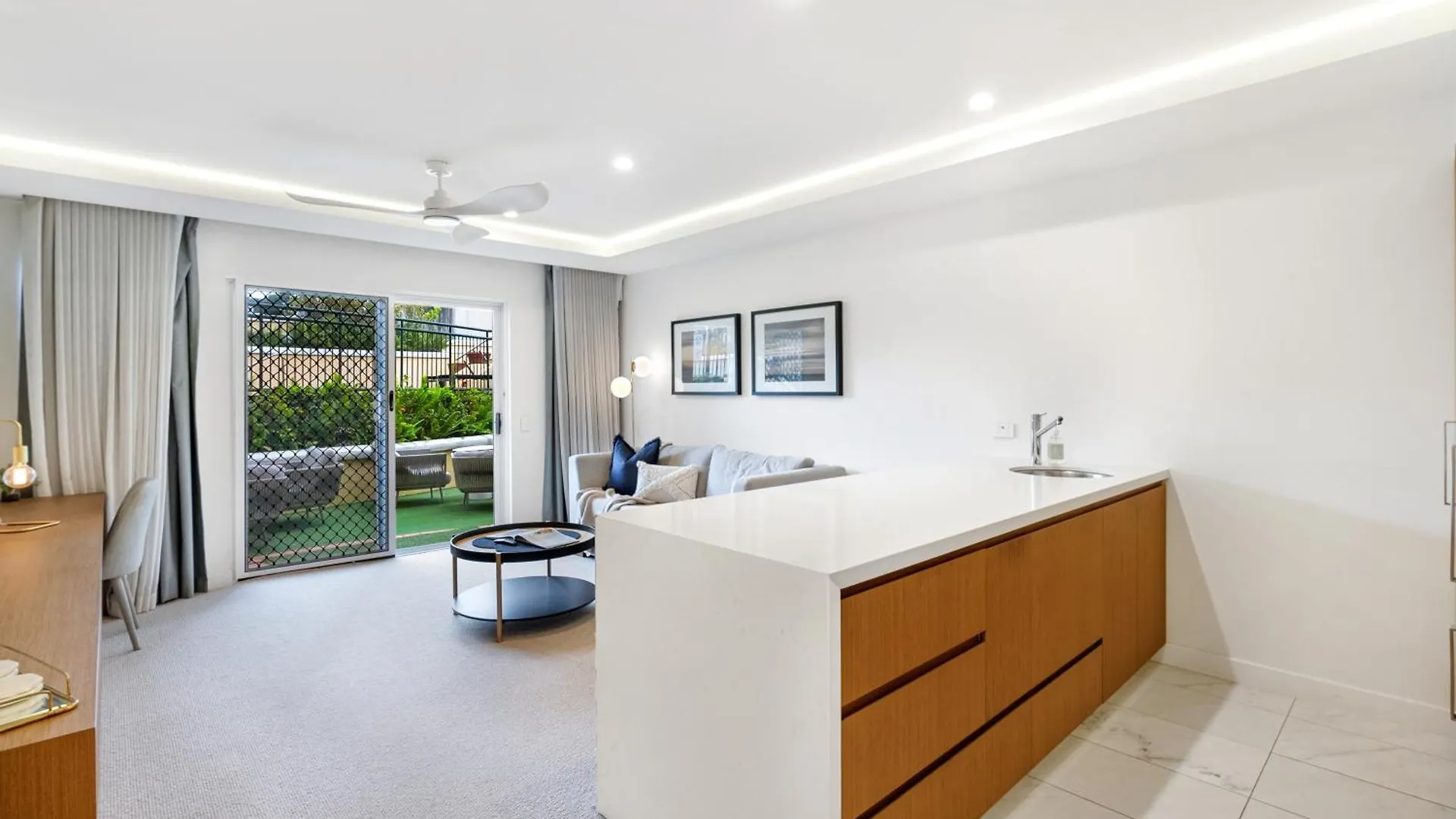 Sapphire Suite - Central Boutique Resort Vibes Cairns 0*,  Austrálie