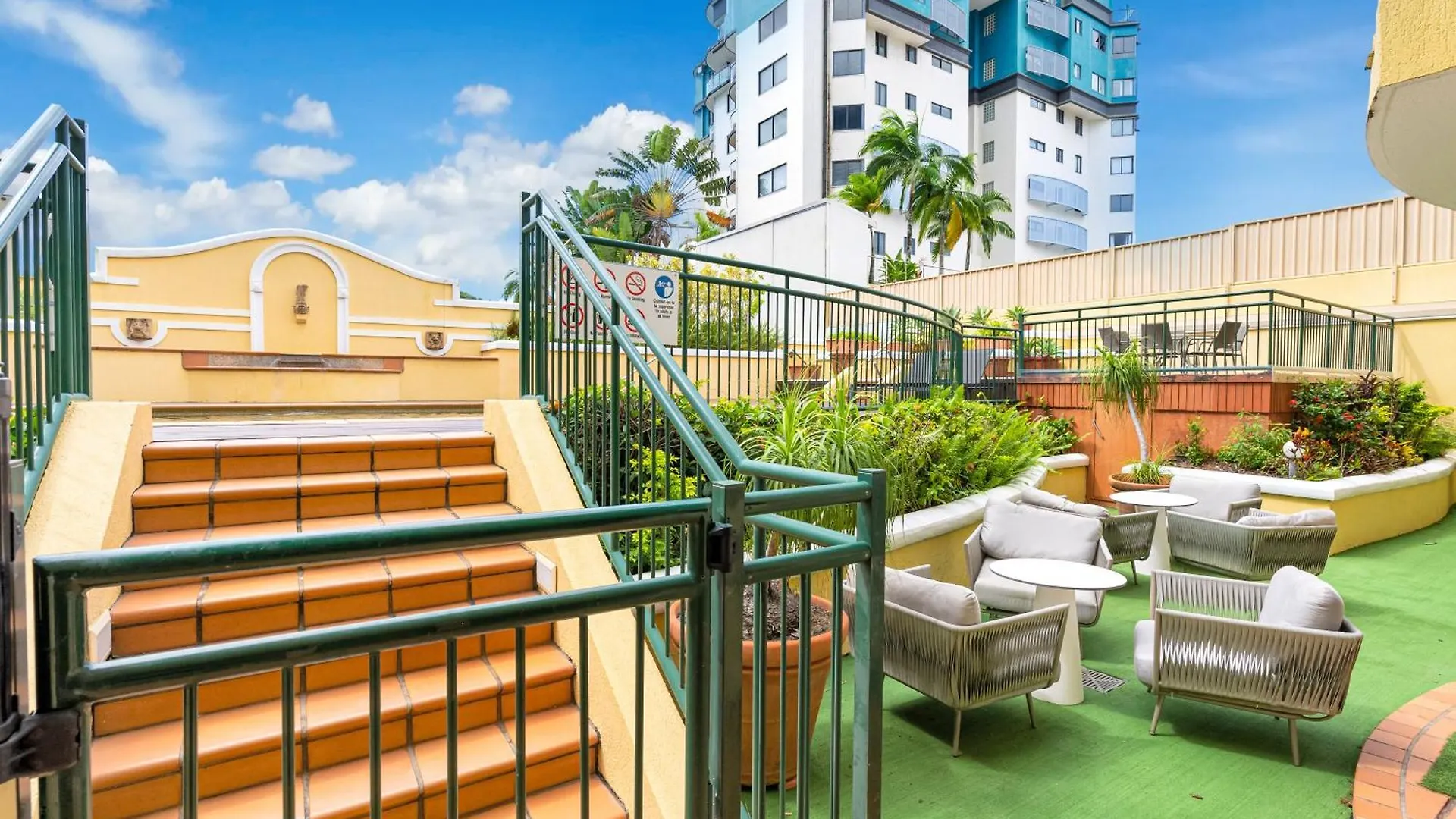 Sapphire Suite - Central Boutique Resort Vibes Cairns Apartmán