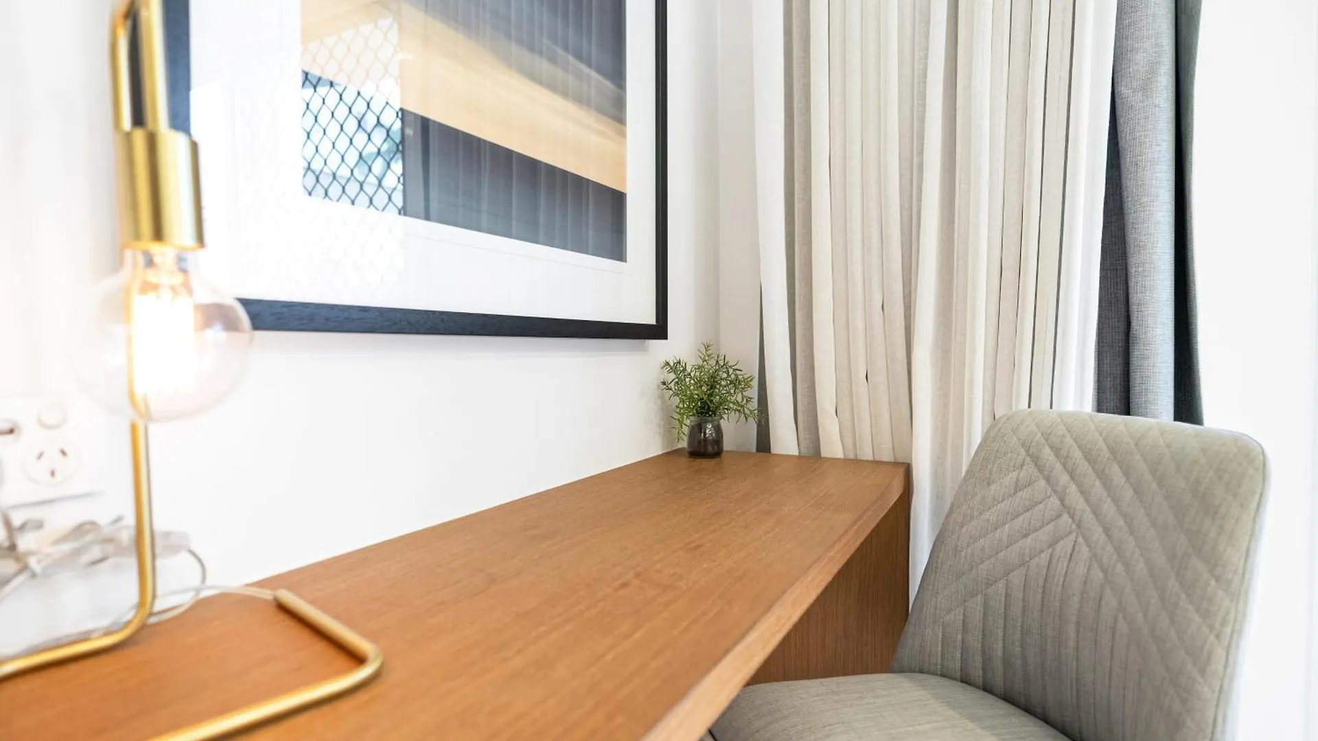 Sapphire Suite - Central Boutique Resort Vibes Cairns