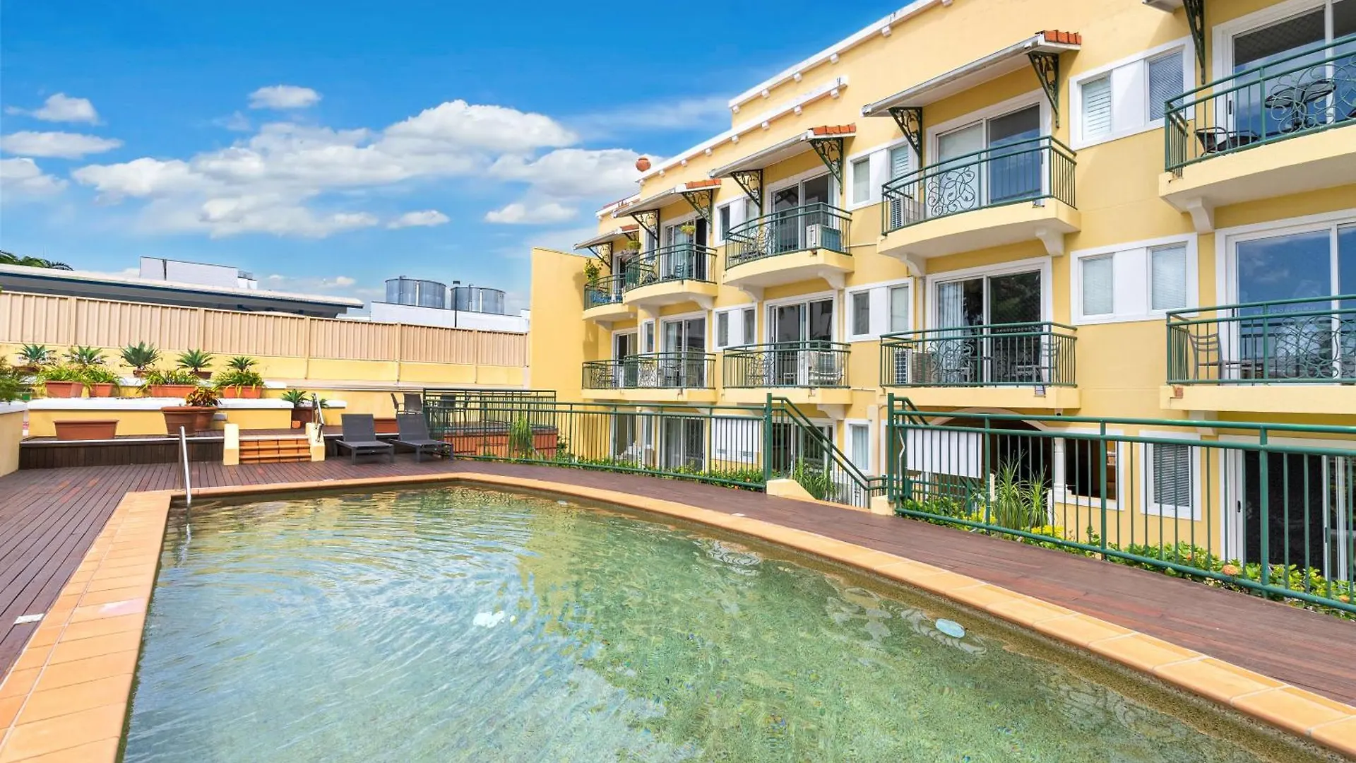 Sapphire Suite - Central Boutique Resort Vibes Cairns
