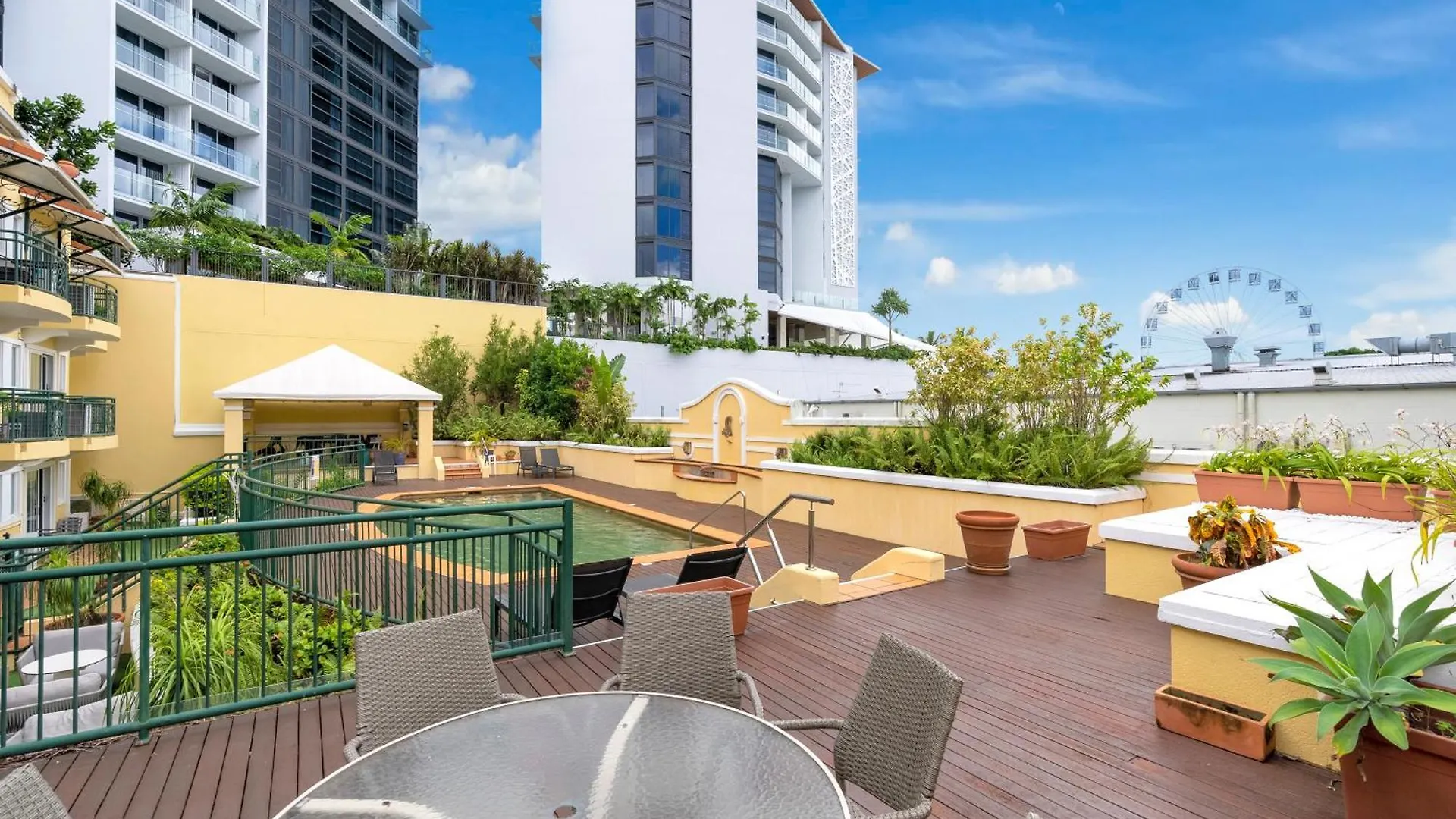 Sapphire Suite - Central Boutique Resort Vibes Cairns Apartmán