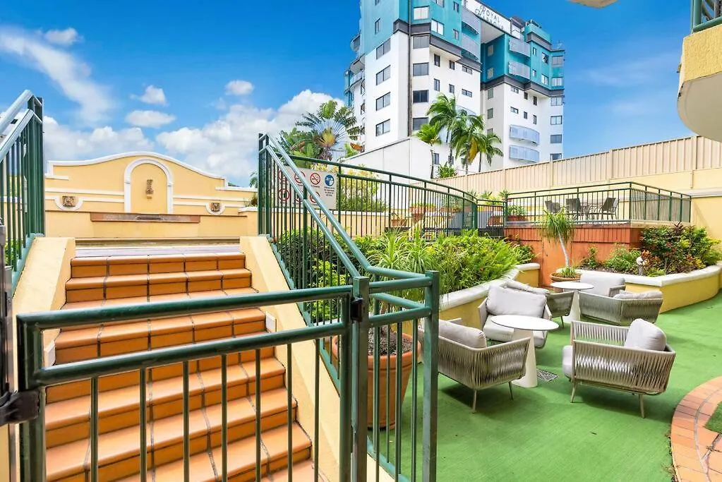 Sapphire Suite - Central Boutique Resort Vibes Cairns
