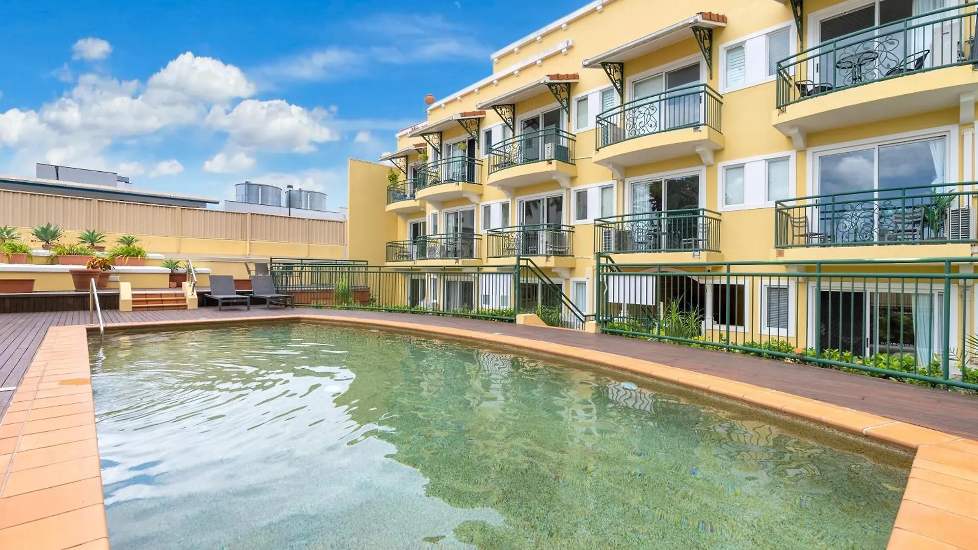 Sapphire Suite - Central Boutique Resort Vibes Cairns