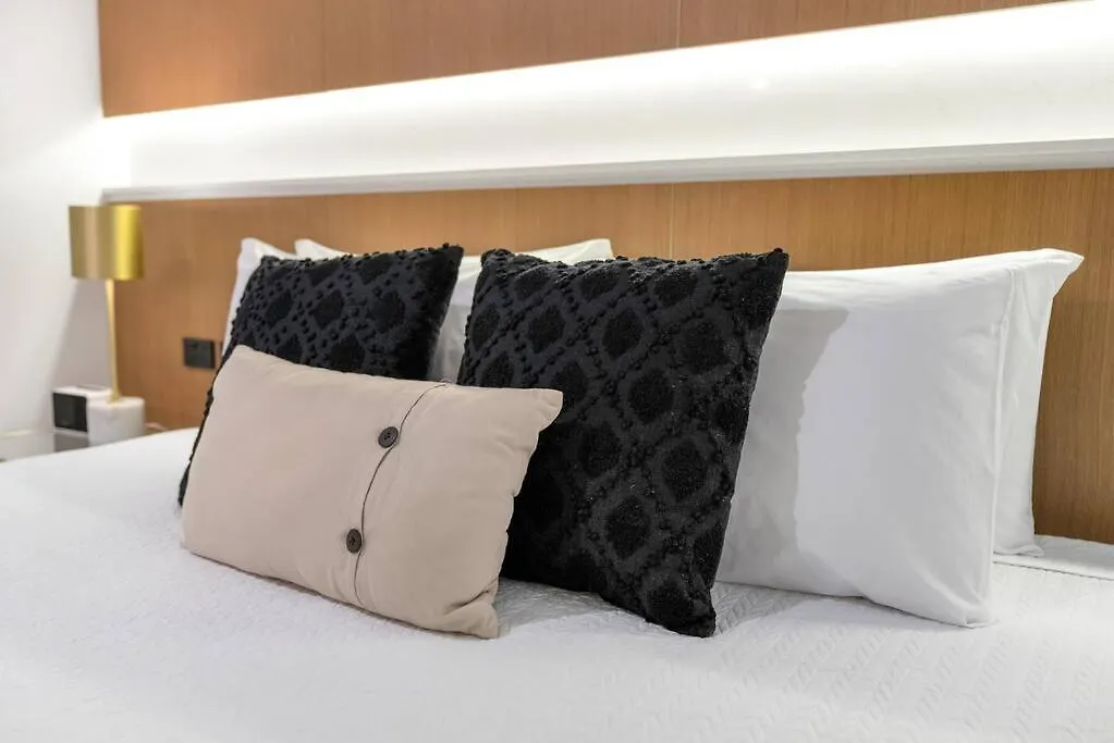 Sapphire Suite - Central Boutique Resort Vibes Cairns
